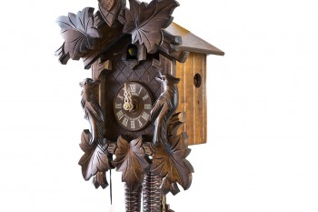 1-day carved cuckoo clock with dearhead, birds and leaves
